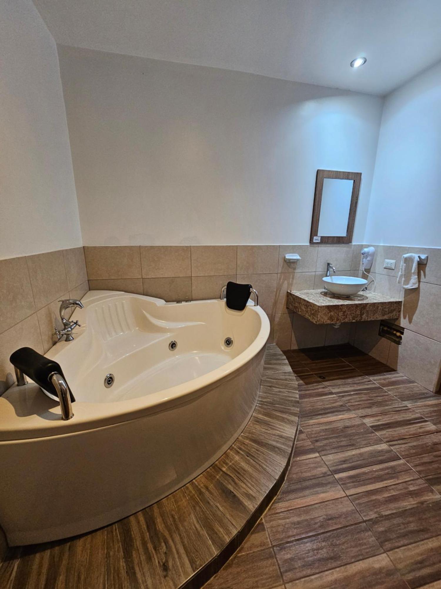 Hotel La Colina Cerro Prieto المظهر الخارجي الصورة